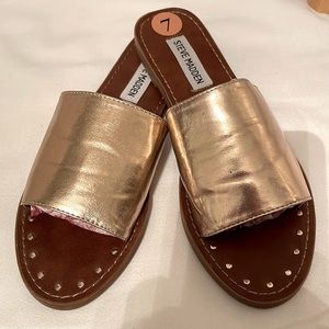 Steve Madden gold/pewter slides